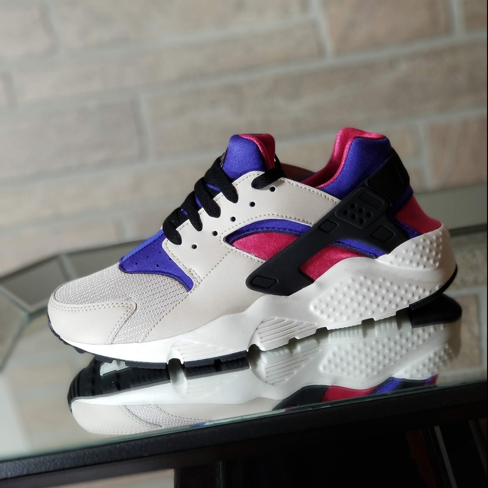 🚨SOLD🚨 Nike Air Huarache Run - Picture 1 of 5